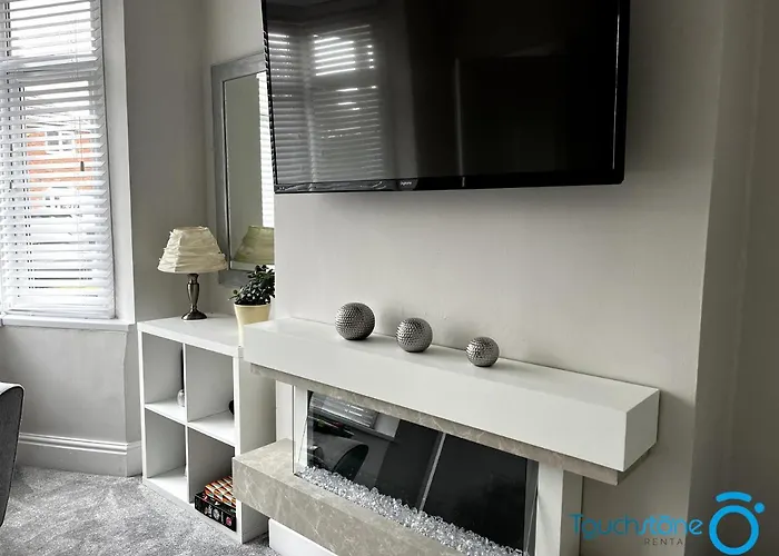Stylish Cosy Home - M42, Airport, Nec & Train St